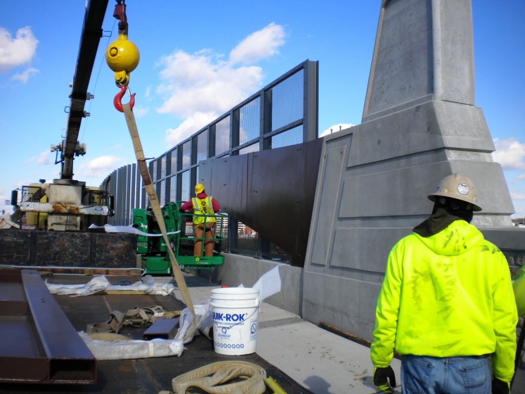 First Sections of the Arch Are Installed